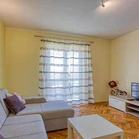 Rosa Apartment *