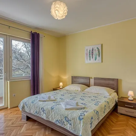 Rosa Apartment *